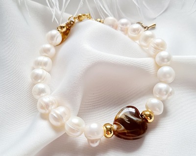 Armband Heart - Elastisches Armband aus Süßwasser-Zucht-Perlen mit Keramikherz - minimalistisches