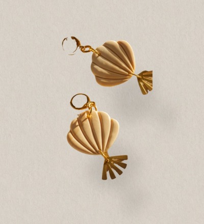 Whole shell earrings cream - Cream polymer clay brass and stainless steel earrings
