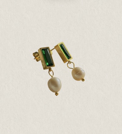 Goldene Ohrringe Yuva 18K Vergoldet - Goldene Ohrringe aus Edelstahl 18K vergoldet mit grünem