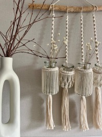 Makramee Wanddekoration mit Blumenvasen, ein einzigartiges Mitbringsel im Boho Stil 9