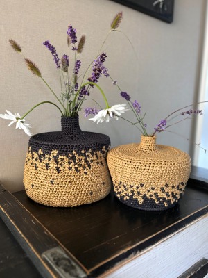 Deko Vasen aus natürlichem Bast , Urbane Eleganz für Dein Zuhause - Minimalistische Deko für