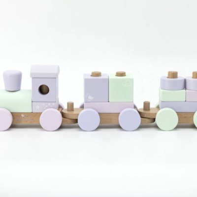 Holzzug Holz Eisenbahn - personalisierter Zug in rosa und blau