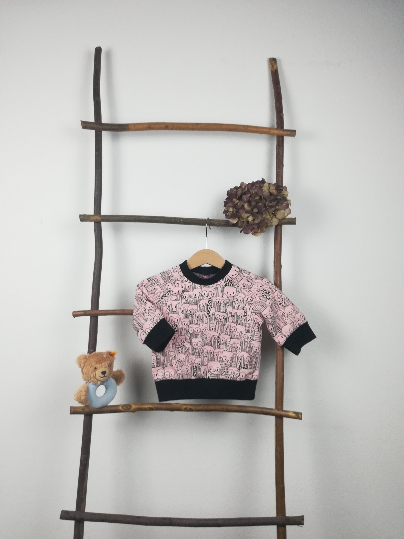 Baby-Sweater langärmlig in rosa mit Häschen in Größe 62