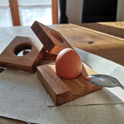 Eierbecher aus Eichenholz - für alle Frühstückseiliebhaber