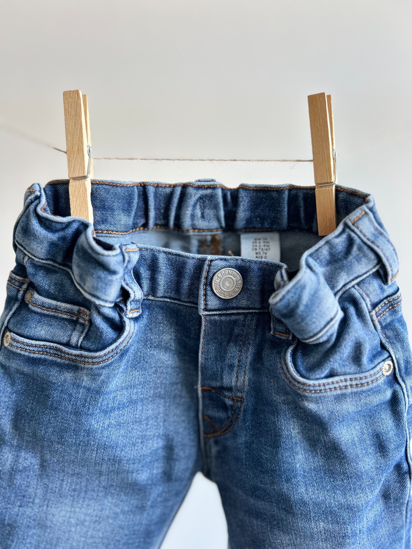 Jeans mit verstellbarem Bündchen - Größe 74 2