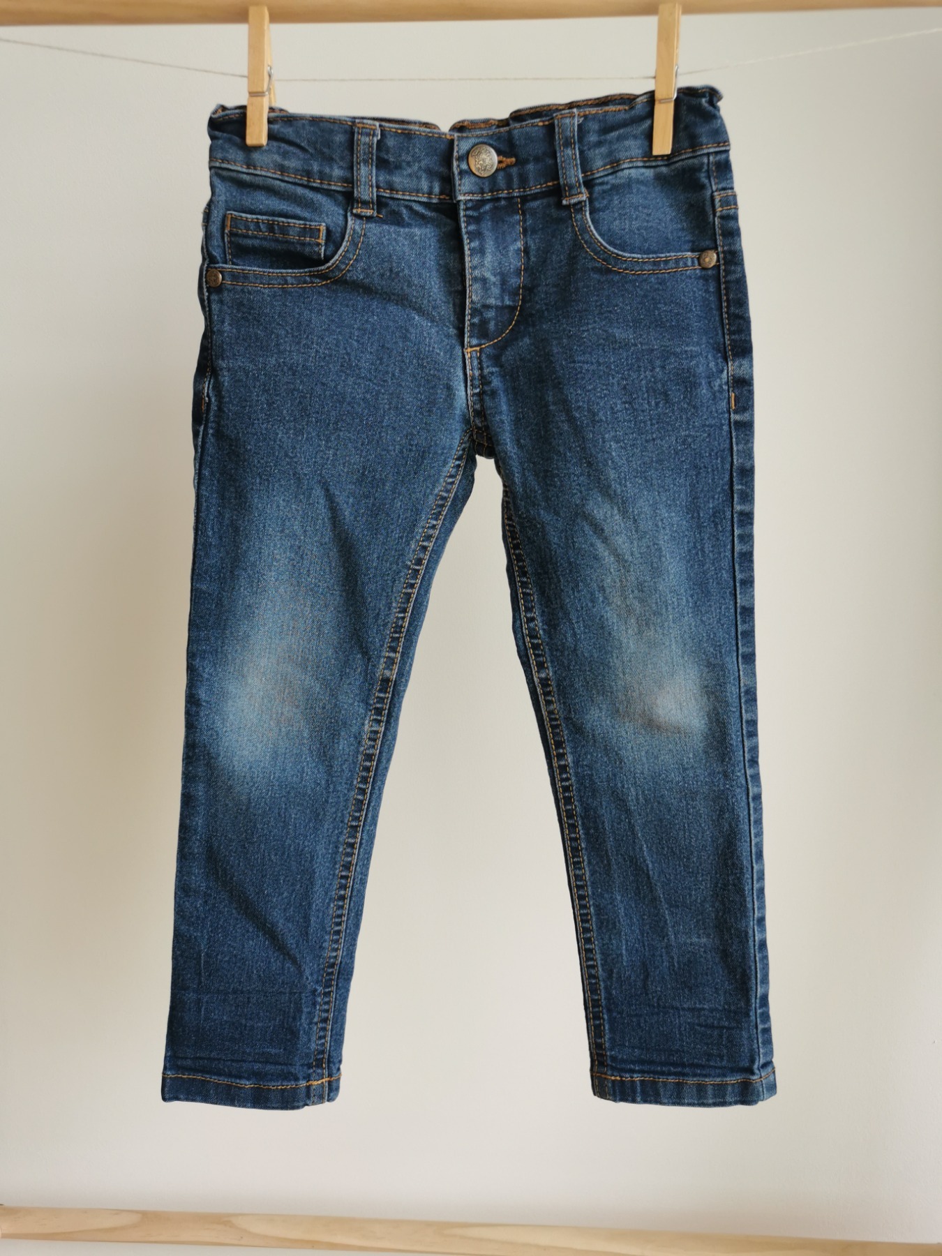 Schmale Jeans - Größe 104