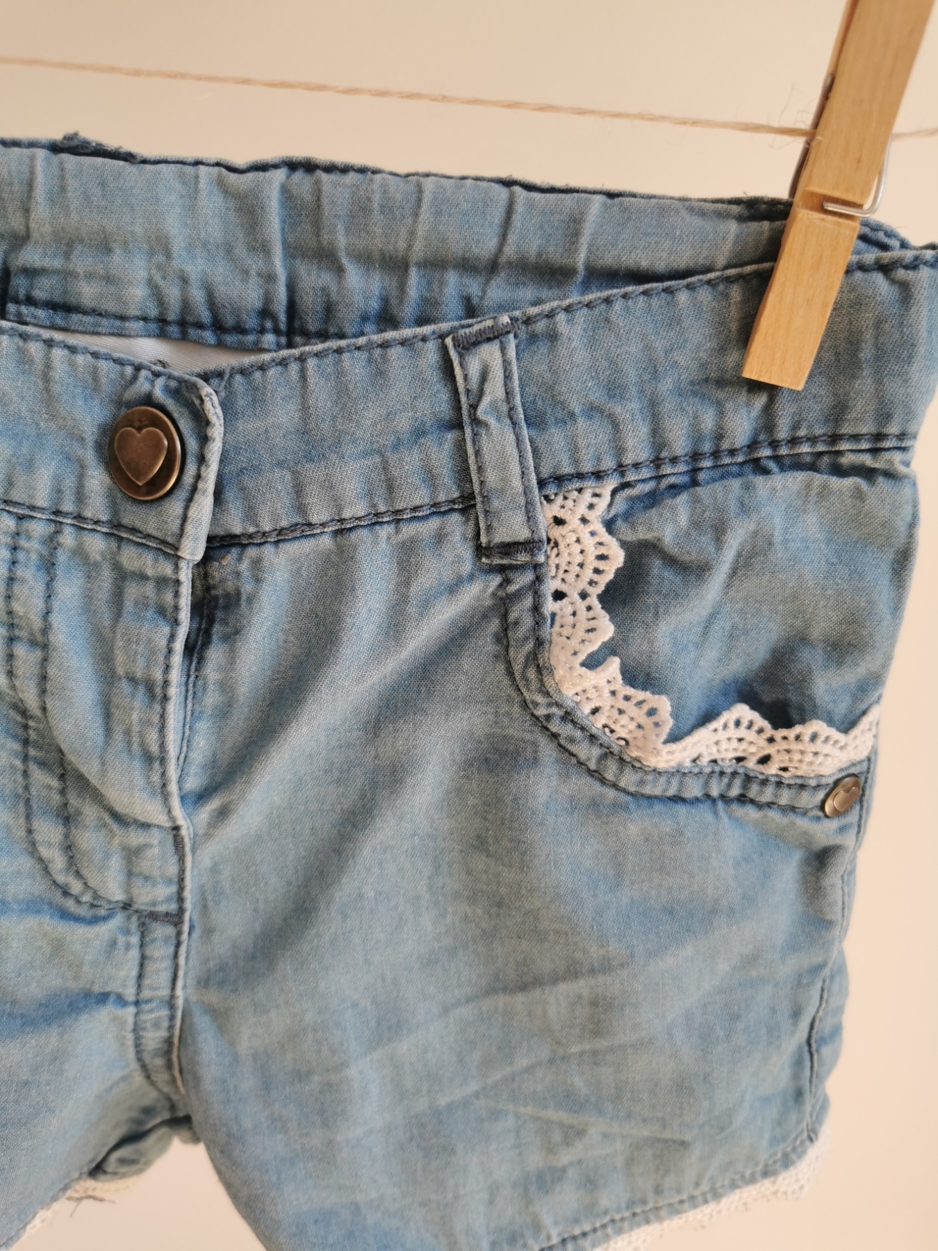 Jeans-Shorts mit Verzierungen - Größe 86 2