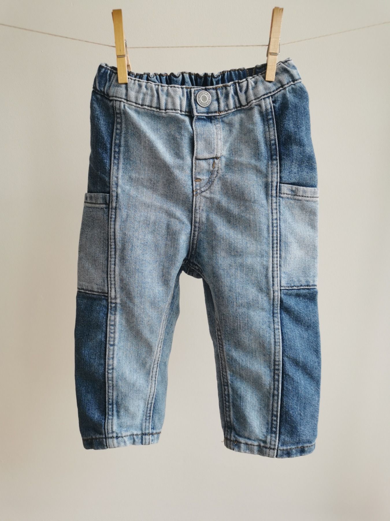 Jeans mit weitem Schnitt - Größe 86