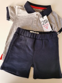 Set aus Shirt &amp; Shorts - Größe 12 M 3
