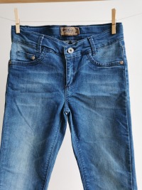 Schmal geschnittene Jeans - Größe 158