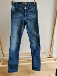 Schmal geschnittene Jeans - Größe 158 3