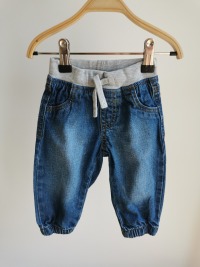 Jeans mit Bündchen - Größe 74