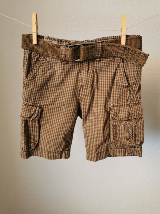 Shorts mit Gürtel - Größe 104 - ZARA