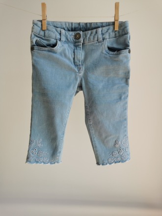 Kurze Jeans mit Stickerei - Größe 98 - TOPOLINO