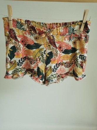 Shorts mit Blumenmuster - Größe 116 - C&amp;A
