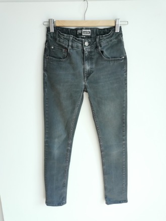 Schmale Jeans im Used-Look - Größe 152 - RAIZZED