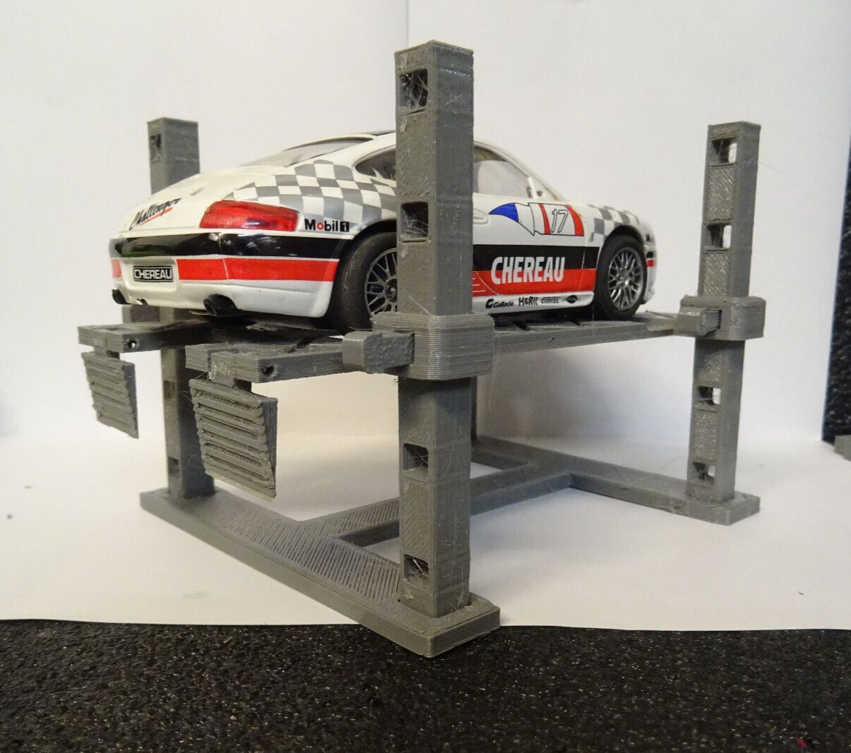 4 Säulen Hebebühne Diorama 1/32 1:32 Bausatz Höhenverstellbar Vitrine Slotcar 5