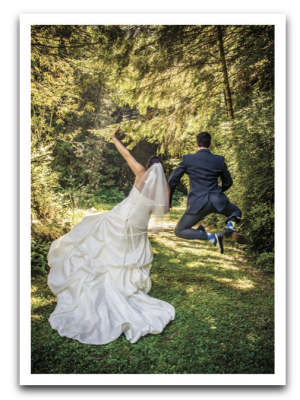 Jumping Wedding Couple Card - 3694
